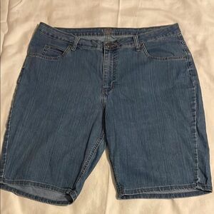 Bermuda Shorts 18W
Riders by Lee